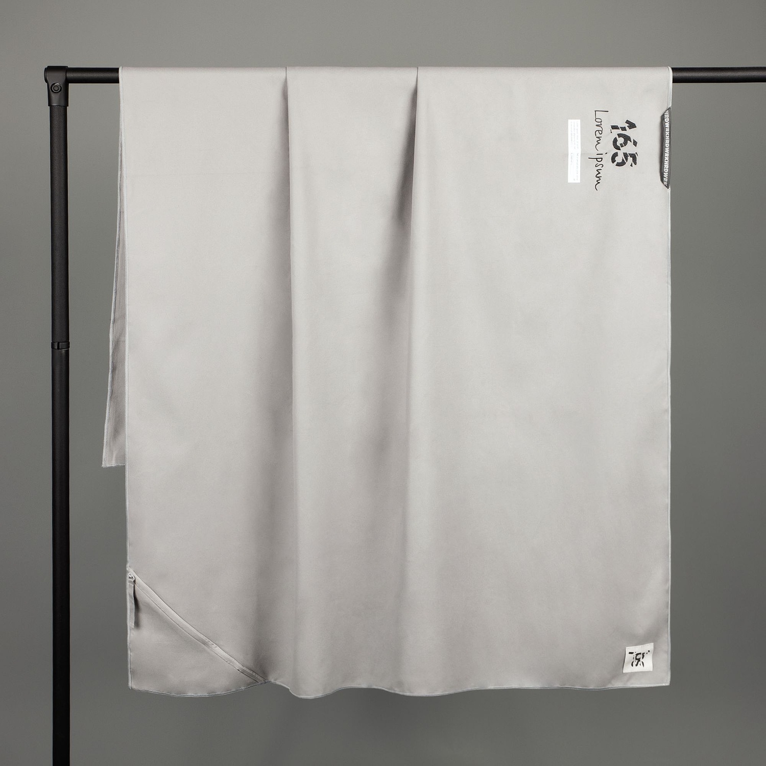 Полотенце спортивное Hard Work, серое с логотипом