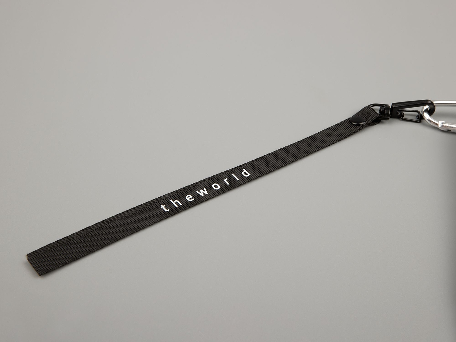 Заклепка Rivet, S, черная с логотипом