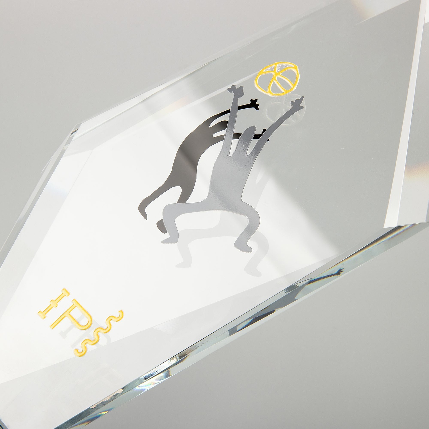 Стела Polygon с логотипом