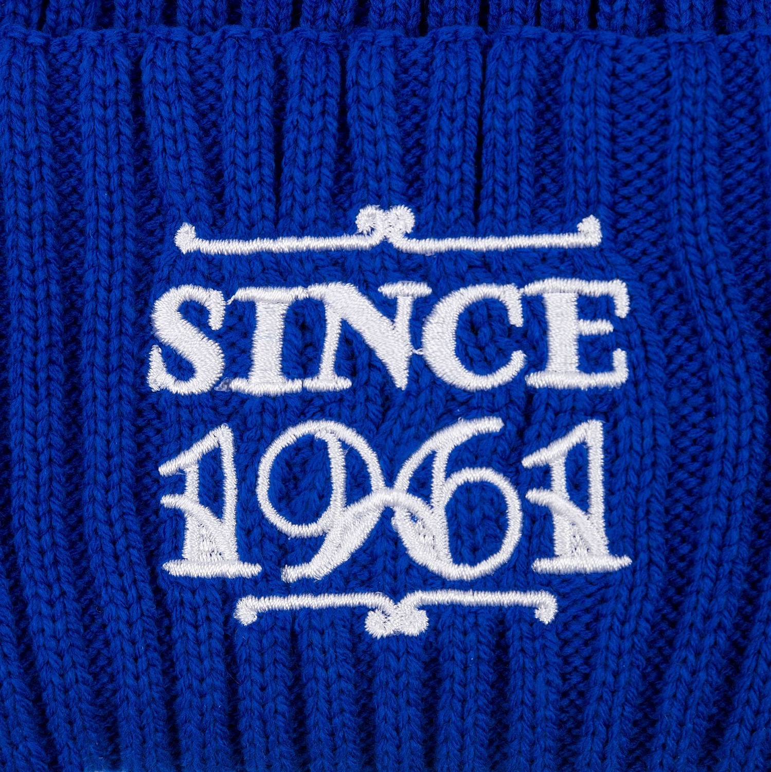 Шапка Yong, красная (алая) с логотипом