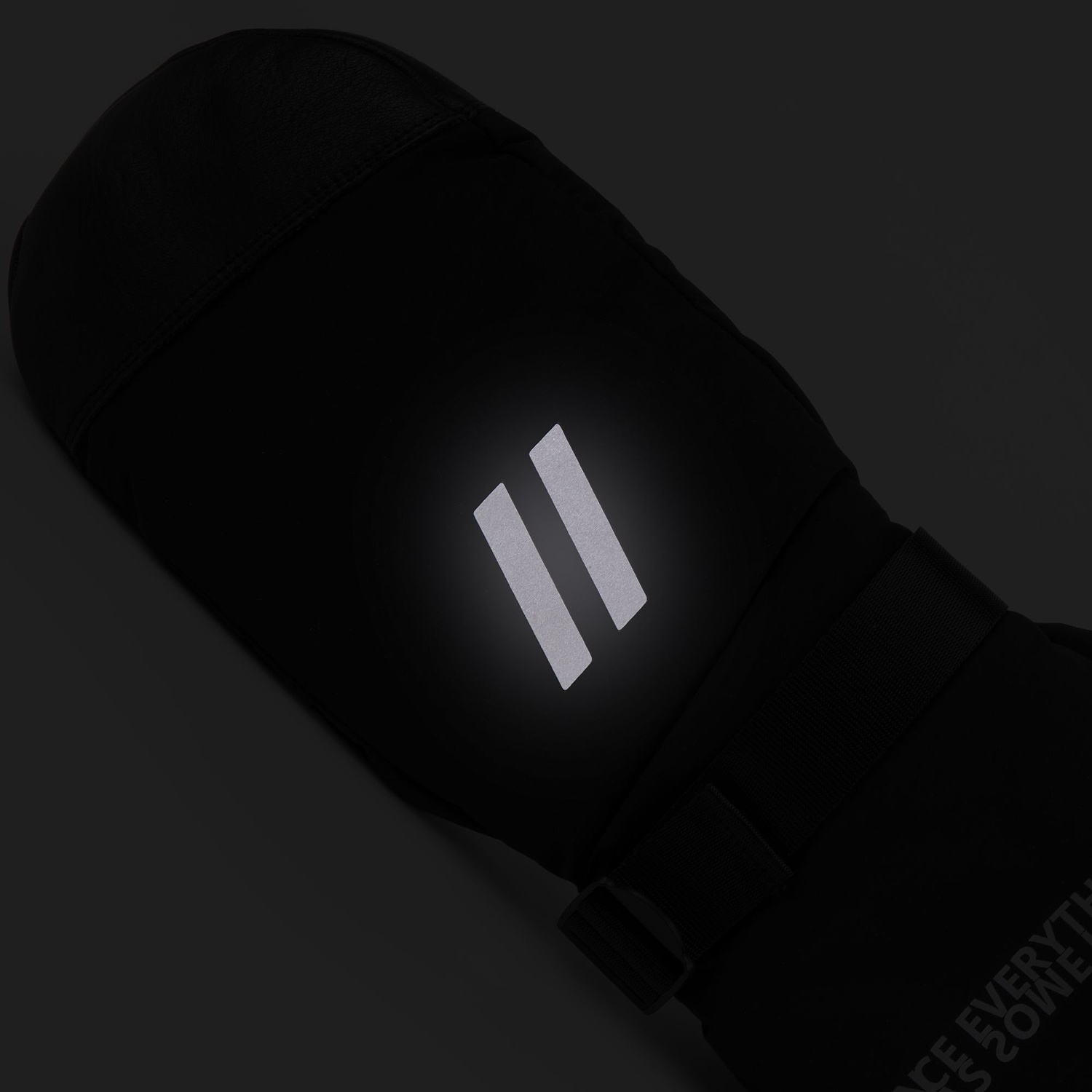 Варежки Big Boss, черные с логотипом