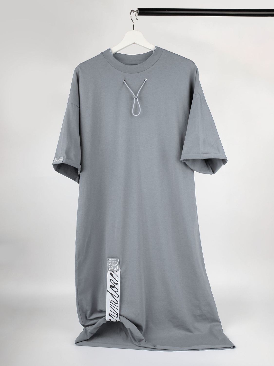 Платье D2, серое с логотипом