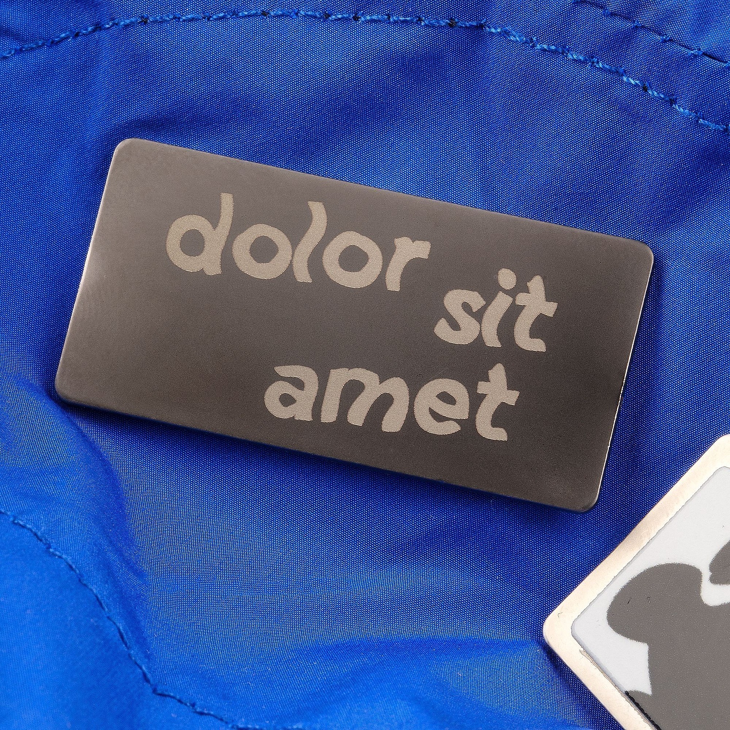 Значок Magnet Matto, серый металлик