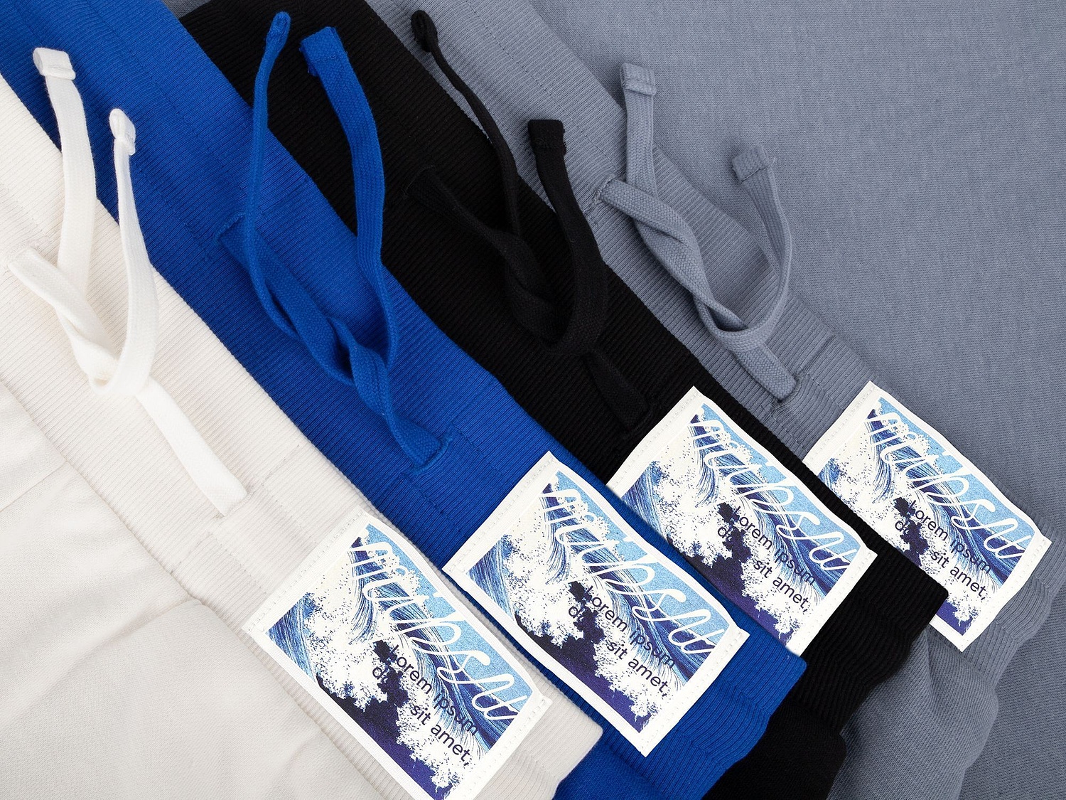 Шорты J3, молочно-белые с логотипом