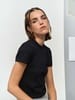 Футболка женская Lilia, черная с логотипом