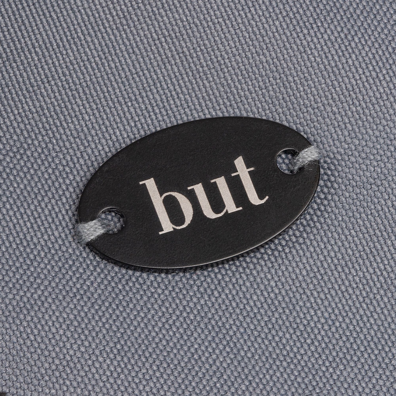 Шильдик металлический Alfa Oval, черный с логотипом