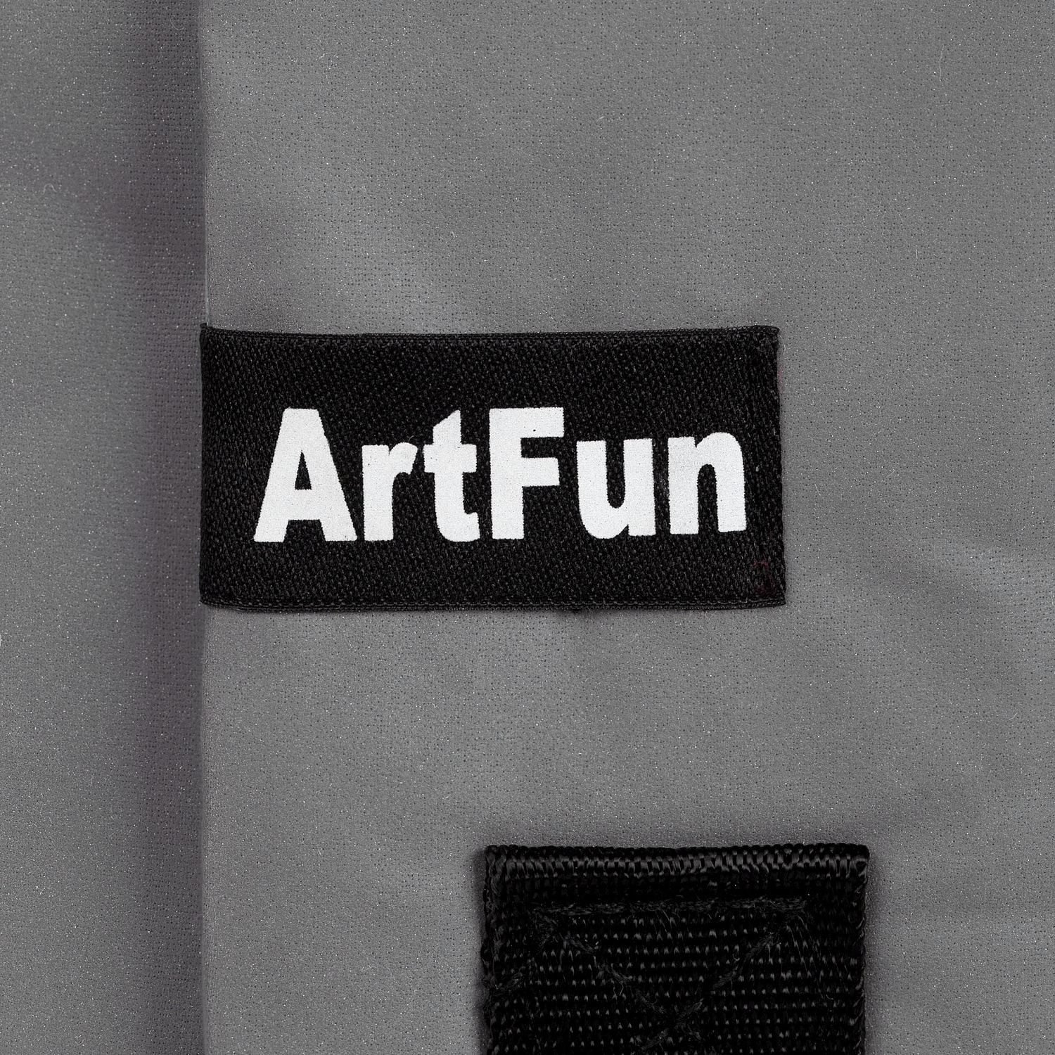 Лейбл тканевый Epsilon, S, черный с логотипом