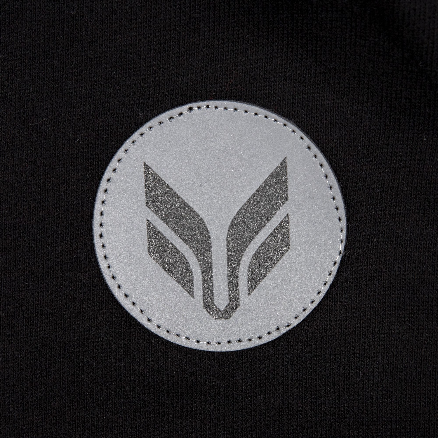 Лейбл светоотражающий Tao Round, L, серый с логотипом