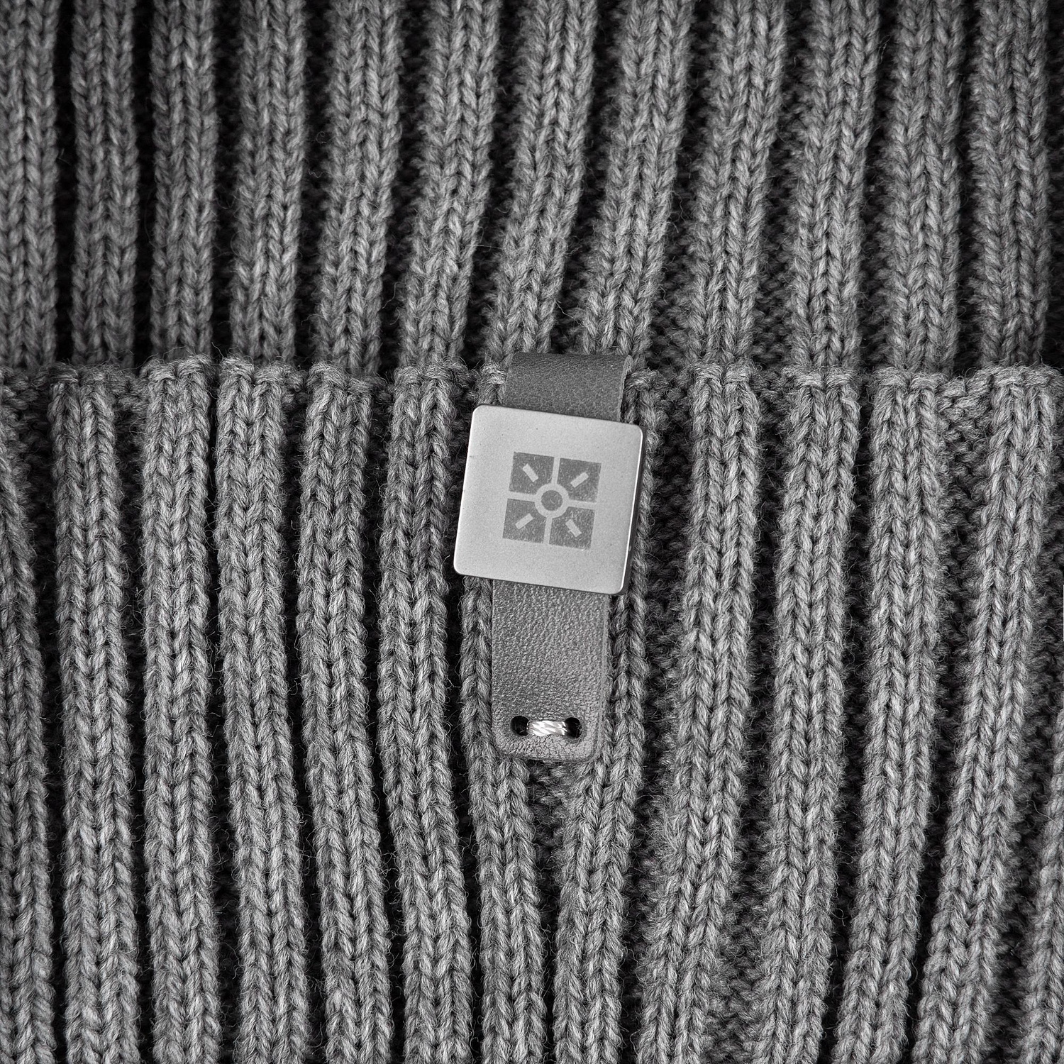 Шапка Yong, серая с логотипом