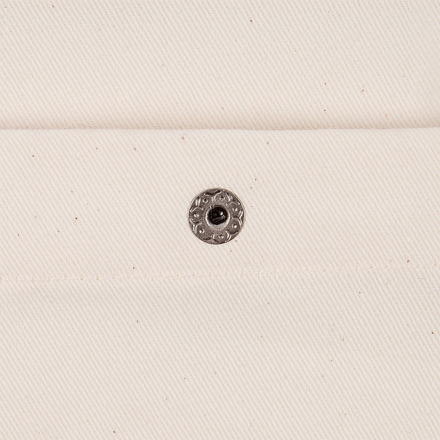 Кнопка Clavis, M, красная с логотипом