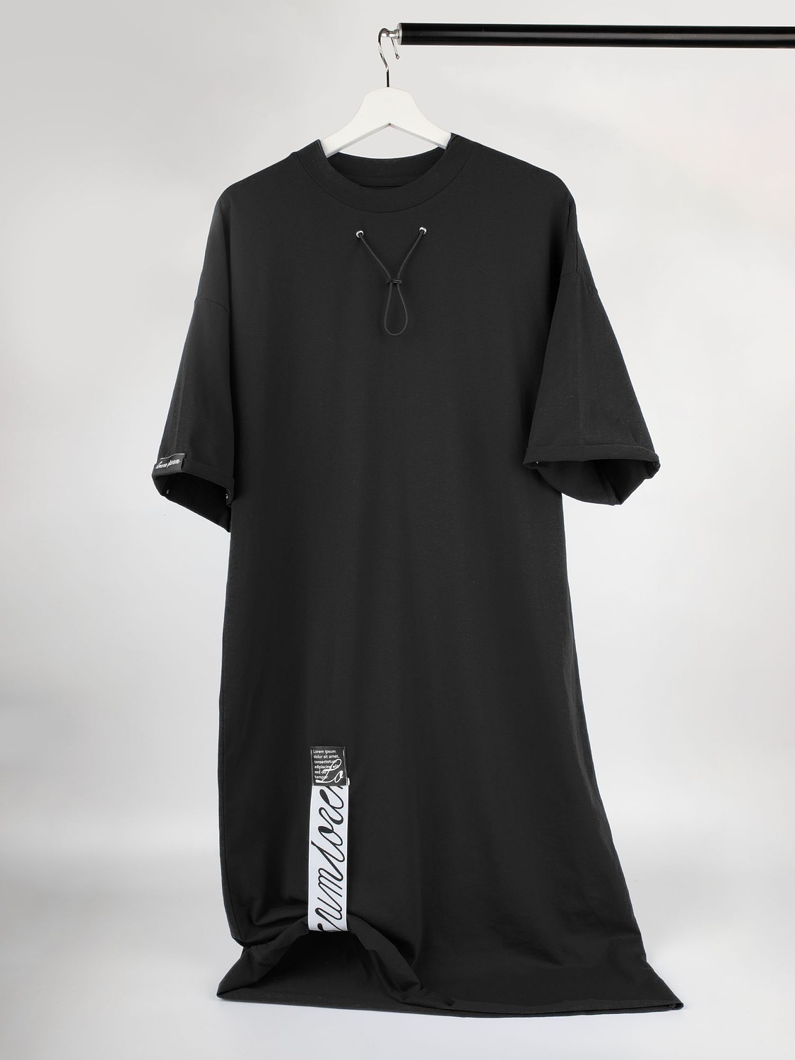 Платье D2, черное с логотипом