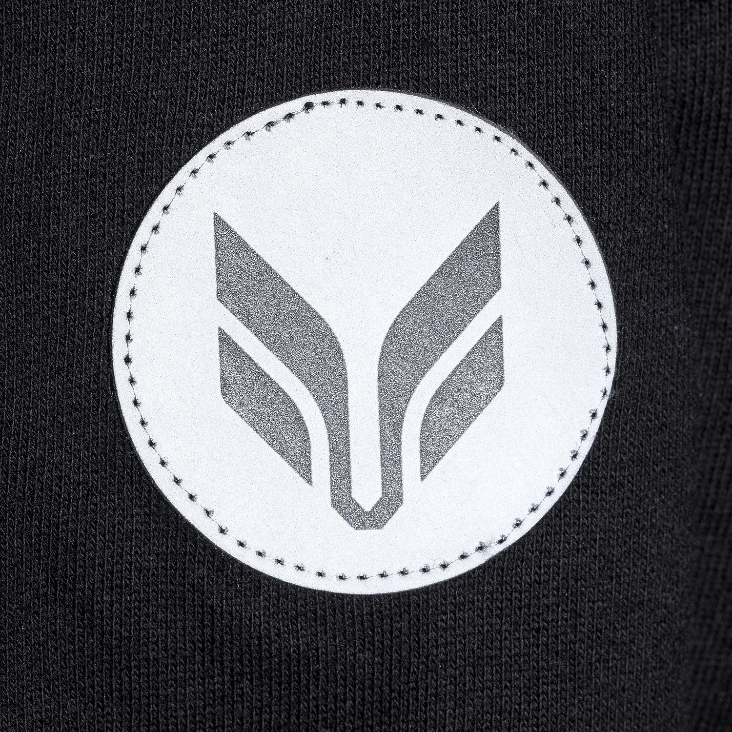 Лейбл светоотражающий Tao Round, L, серый с логотипом