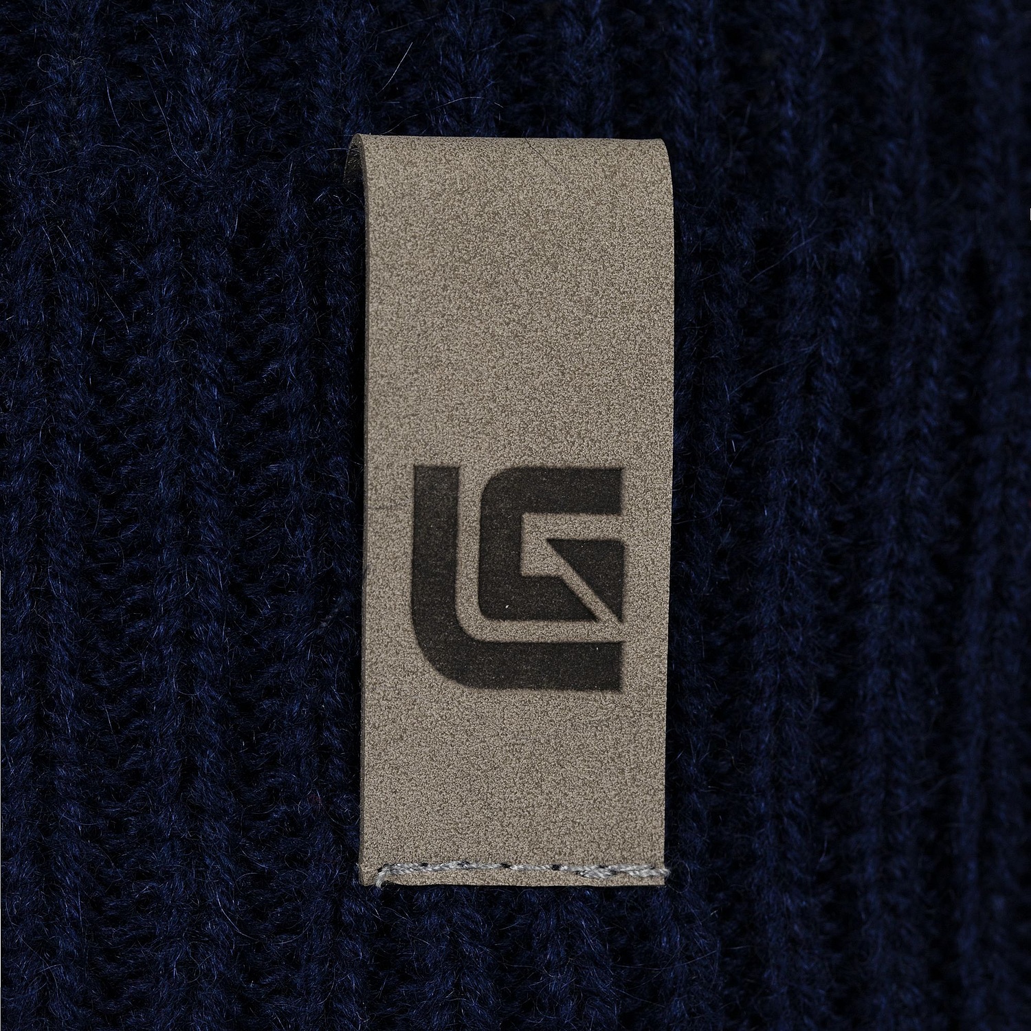 Шапка Bernard, темно-синяя с логотипом