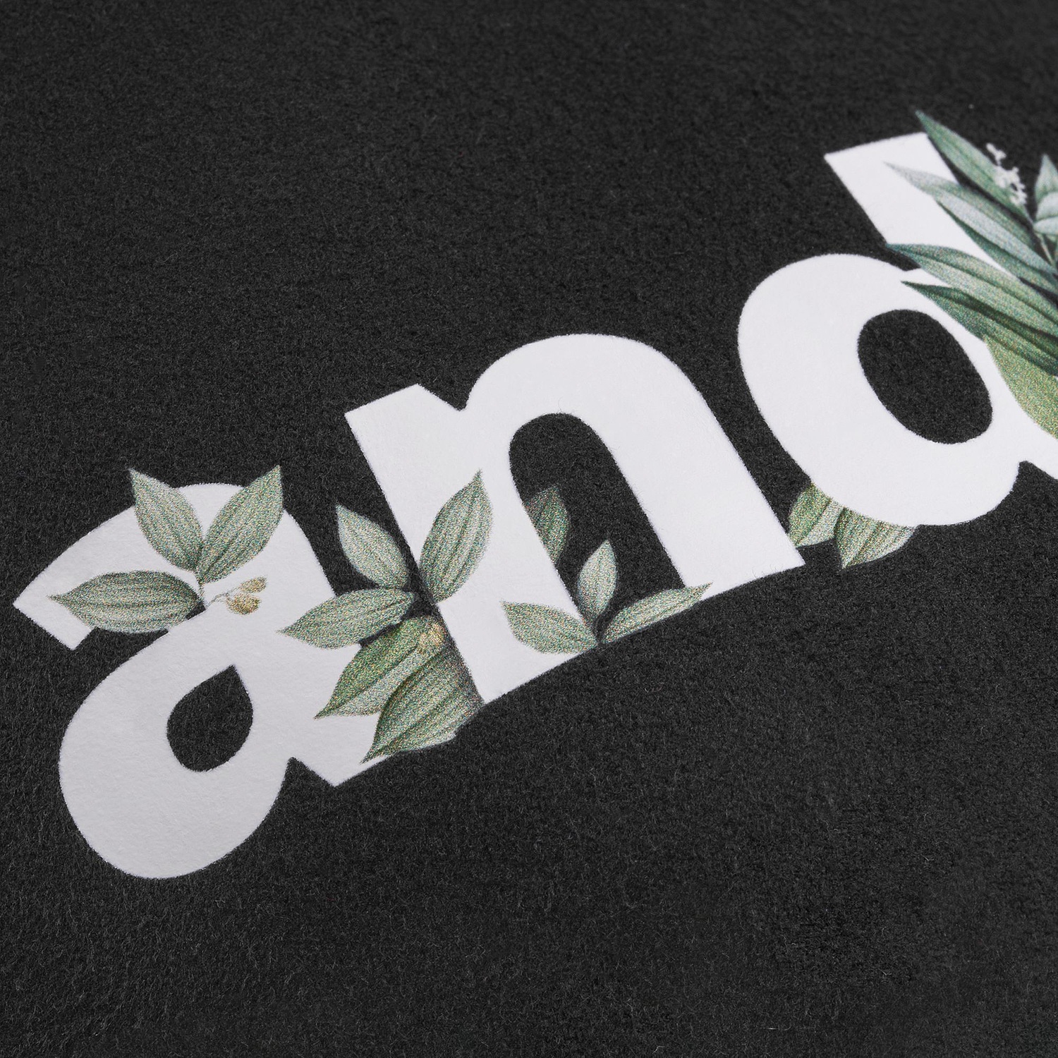 Полотенце спортивное Snaab, черное с логотипом