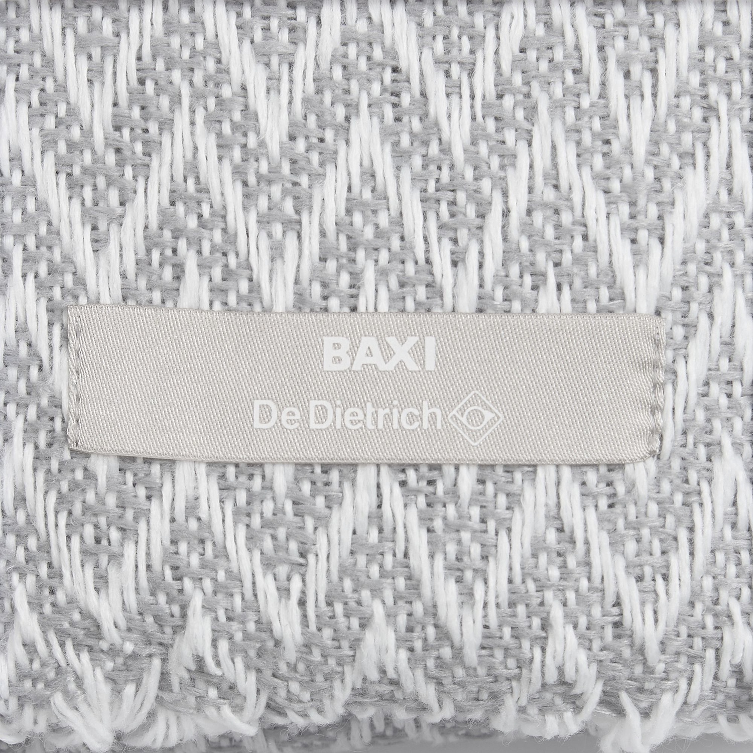 Лейбл тканевый Epsilon, S, светло-серый с логотипом