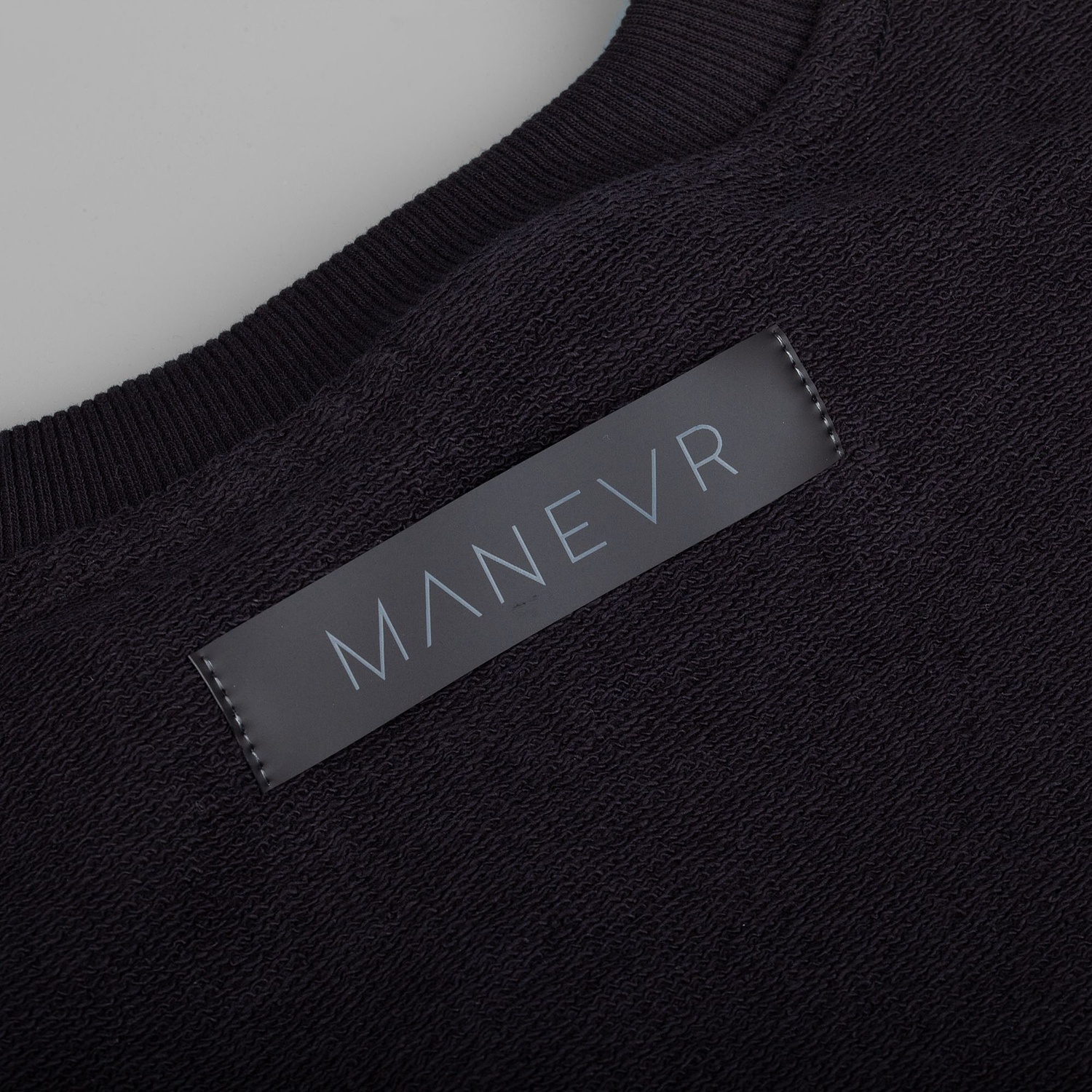 Свитшот оверсайз унисекс Vozduh, черный с логотипом