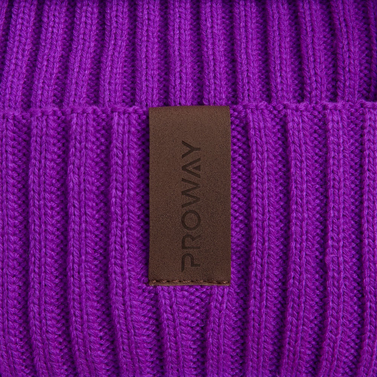 Шапка Yong, фиолетовая с логотипом