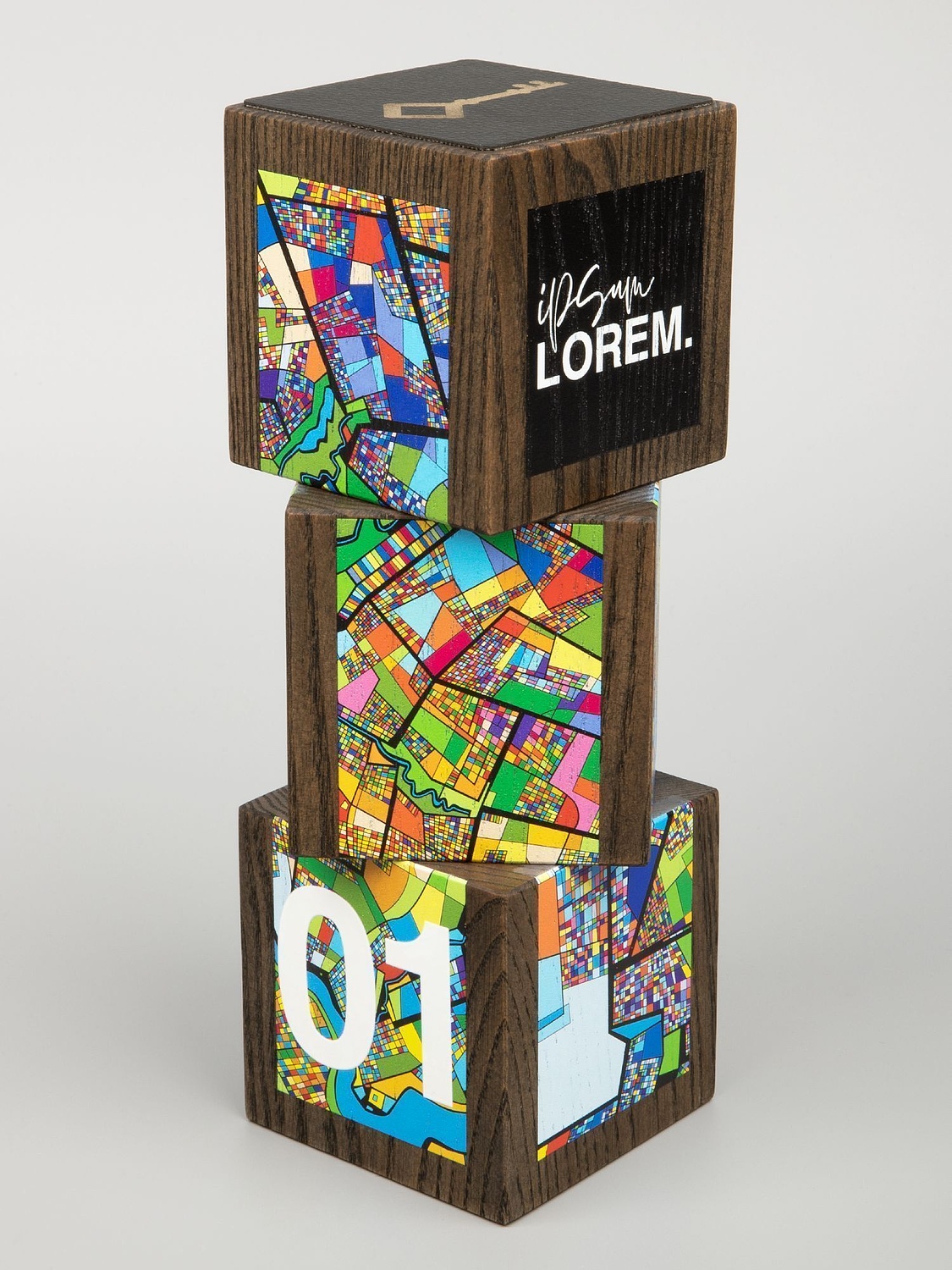 Стела Woodwise с логотипом