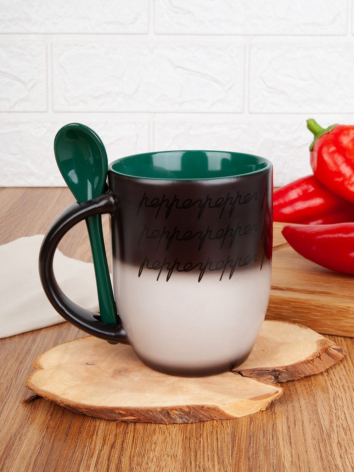 Кружка-хамелеон Melty с ложкой, черная с синим с логотипом