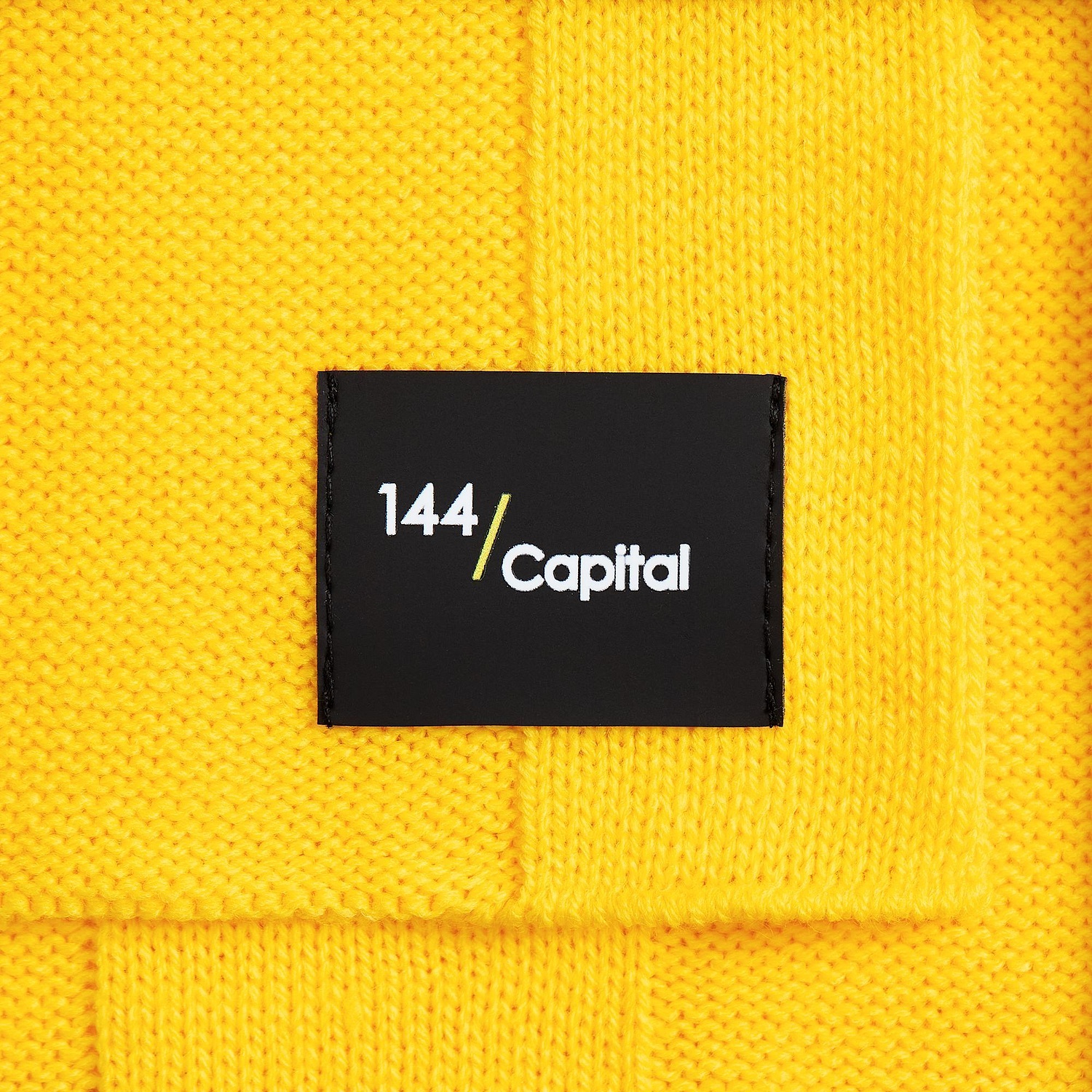 Лейбл Listra Soft Touch, черный с логотипом