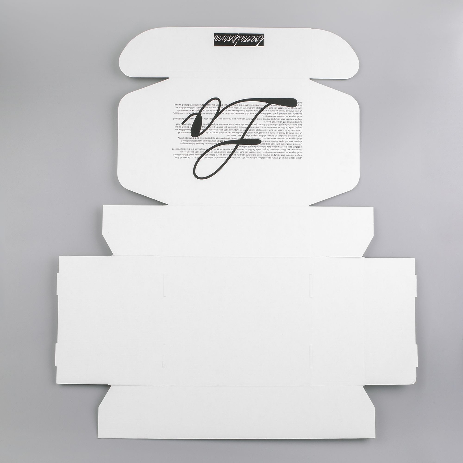 Коробка New Grande, белая с логотипом